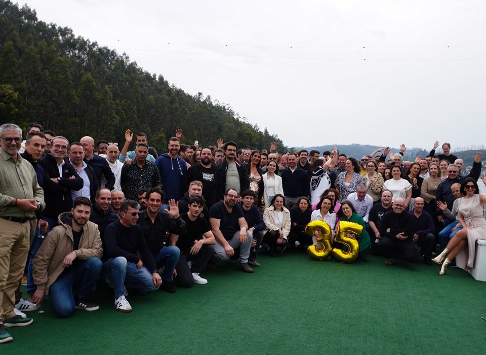 35 ANOS